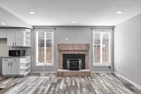 Living - 1340 Sonoma, Modesto, CA 95355 photo 3 of 11