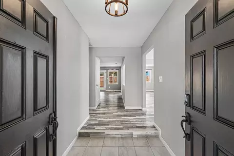 Entry Way - 1340 Sonoma, Modesto, CA 95355 photo 2 of 9