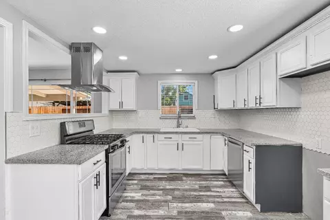 Kitchen - 1340 Sonoma, Modesto, CA 95355 photo 3 of 7