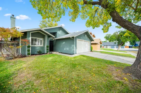 Exterior - 1709 Nighthawk Way, Modesto, CA 95358 photo 6 of 9