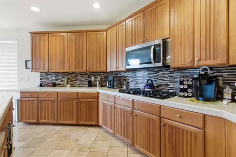 Kitchen - 1806 W Ripon Rd, Ripon, CA 95366 photo 5 of 8