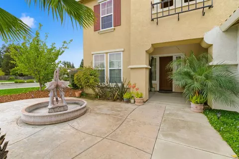 Exterior - 1806 W Ripon Rd, Ripon, CA 95366 photo 4 of 10