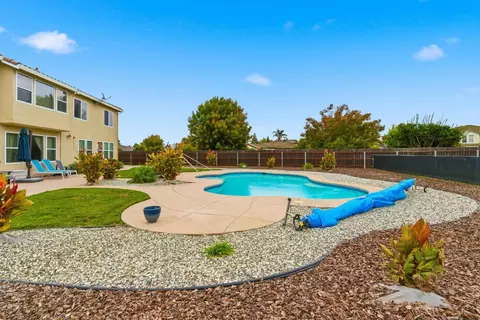 Exterior - 1806 W Ripon Rd, Ripon, CA 95366 photo 6 of 10