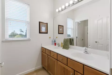 Bath - 1806 W Ripon Rd, Ripon, CA 95366 photo 2 of 5