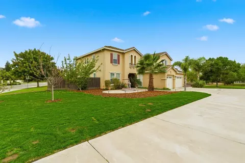 Exterior - 1806 W Ripon Rd, Ripon, CA 95366 photo 3 of 10