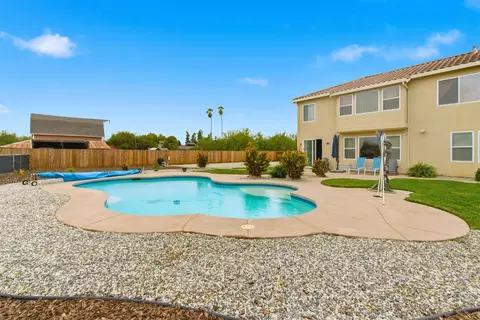 Exterior - 1806 W Ripon Rd, Ripon, CA 95366 photo 8 of 10