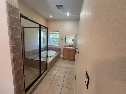 Bath - 6435 Green Pine Ct, Foresthill, CA 95631 photo 3 of 7