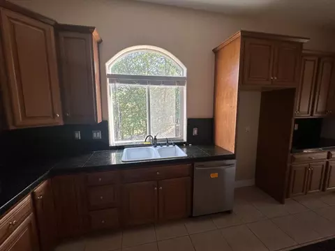 Kitchen - 6435 Green Pine Ct, Foresthill, CA 95631 photo 3 of 4