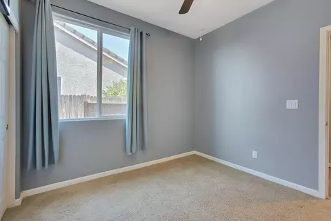 Bedroom - 2204 Summerfield Ln, Olivehurst, CA 95961 photo 4 of 6