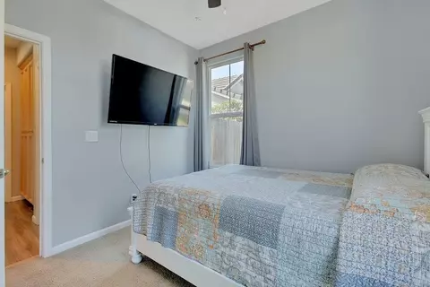 Bedroom - 2204 Summerfield Ln, Olivehurst, CA 95961 photo 2 of 6