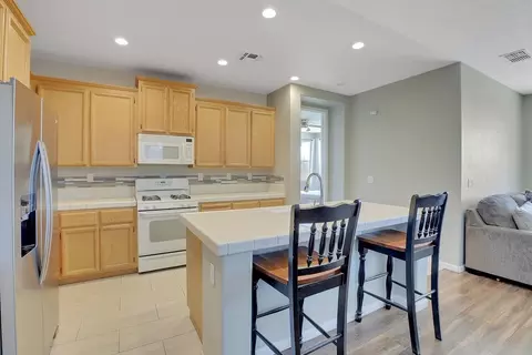 Kitchen - 2204 Summerfield Ln, Olivehurst, CA 95961 photo 1 of 4