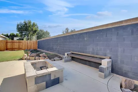 Exterior - 2204 Summerfield Ln, Olivehurst, CA 95961 photo 4 of 6