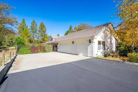 Exterior - 20860 Pinehurst Ln, Colfax, CA 95713 photo 5 of 34
