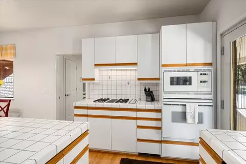 Kitchen - 20860 Pinehurst Ln, Colfax, CA 95713 photo 4 of 5