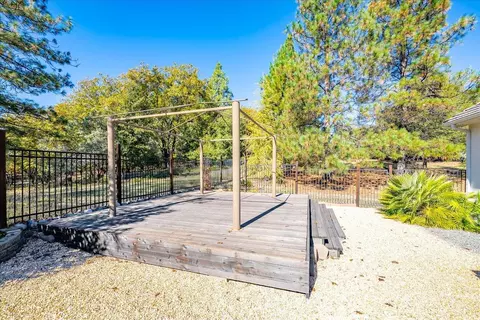 Exterior - 20860 Pinehurst Ln, Colfax, CA 95713 photo 27 of 34