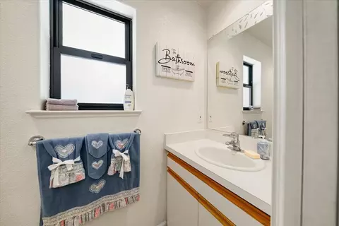 Bath - 20860 Pinehurst Ln, Colfax, CA 95713 photo 1 of 4