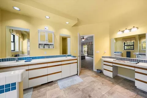 Bath - 20860 Pinehurst Ln, Colfax, CA 95713 photo 3 of 4