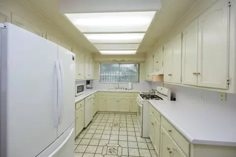 Kitchen - 661 Newcomb Ave, Turlock, CA 95382 photo 2 of 5