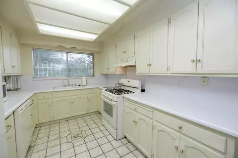 Kitchen - 661 Newcomb Ave, Turlock, CA 95382 photo 3 of 5