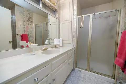 Bath - 661 Newcomb Ave, Turlock, CA 95382 photo 3 of 3