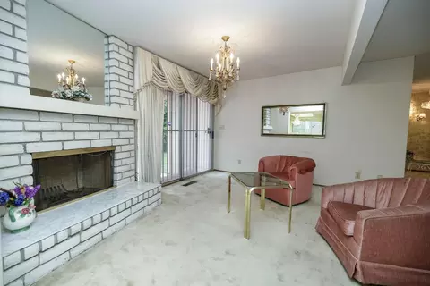 Living - 661 Newcomb Ave, Turlock, CA 95382 photo 5 of 6