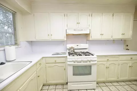 Kitchen - 661 Newcomb Ave, Turlock, CA 95382 photo 4 of 5