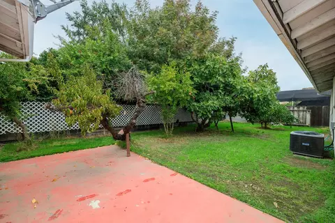 Exterior - 661 Newcomb Ave, Turlock, CA 95382 photo 7 of 10