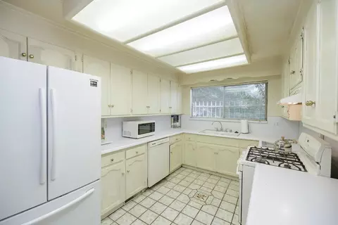 Kitchen - 661 Newcomb Ave, Turlock, CA 95382 photo 1 of 5