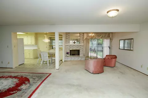 Living - 661 Newcomb Ave, Turlock, CA 95382 photo 3 of 6