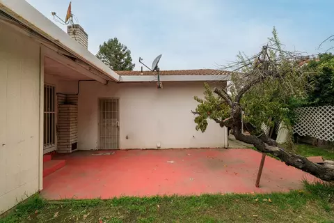 Exterior - 661 Newcomb Ave, Turlock, CA 95382 photo 6 of 10