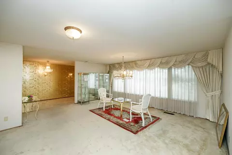 Living - 661 Newcomb Ave, Turlock, CA 95382 photo 2 of 6