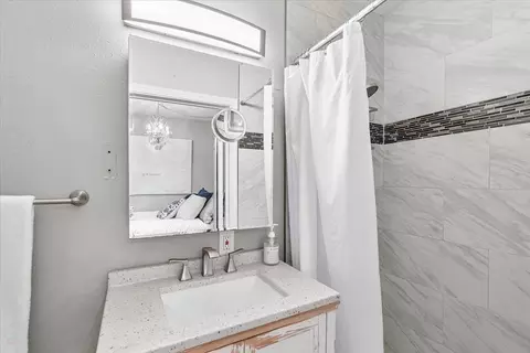 Bath - 1109 Ulrich Ave, Modesto, CA 95350 photo 3 of 4