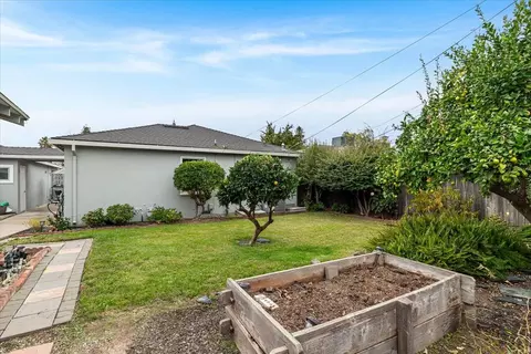 Exterior - 1109 Ulrich Ave, Modesto, CA 95350 photo 18 of 20