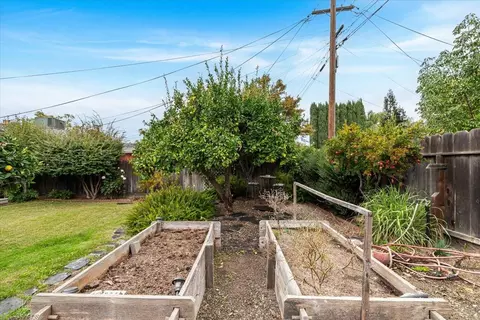 Exterior - 1109 Ulrich Ave, Modesto, CA 95350 photo 17 of 20