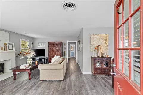 Entry Way - 1109 Ulrich Ave, Modesto, CA 95350 photo 1 of 2