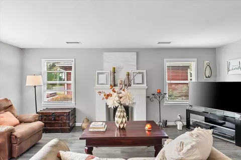 Living - 1109 Ulrich Ave, Modesto, CA 95350 photo 2 of 6