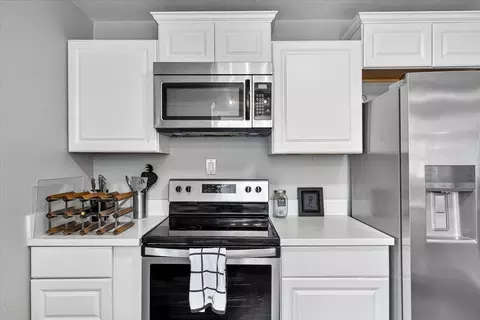 Kitchen - 1109 Ulrich Ave, Modesto, CA 95350 photo 3 of 5