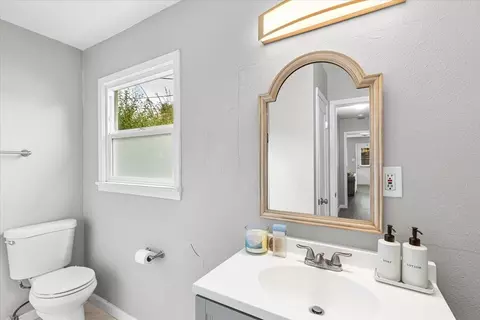 Bath - 1109 Ulrich Ave, Modesto, CA 95350 photo 1 of 4