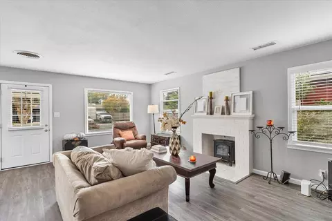 Living - 1109 Ulrich Ave, Modesto, CA 95350 photo 3 of 6