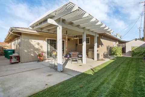 Exterior - 18 Benson Dr, Lodi, CA 95242 photo 3 of 4