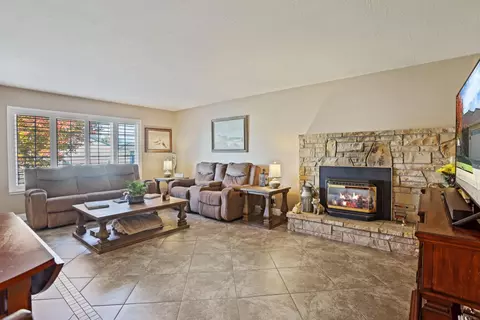 Living - 18 Benson Dr, Lodi, CA 95242 photo 3 of 5