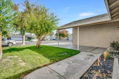 1105 Memory Ln, Modesto, CA 95351 photo 6