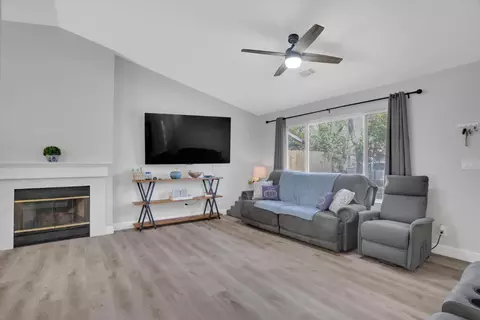 1105 Memory Ln, Modesto, CA 95351 photo 8
