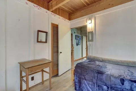 Bedroom - 10046 Smith Rd, Grass Valley, CA 95949 photo 2 of 7