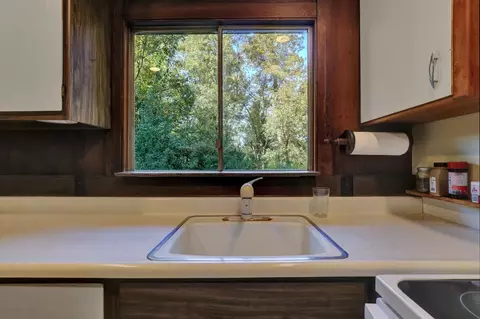 Kitchen - 10046 Smith Rd, Grass Valley, CA 95949 photo 6 of 6