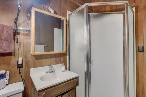 Bath - 10046 Smith Rd, Grass Valley, CA 95949 photo 1 of 3