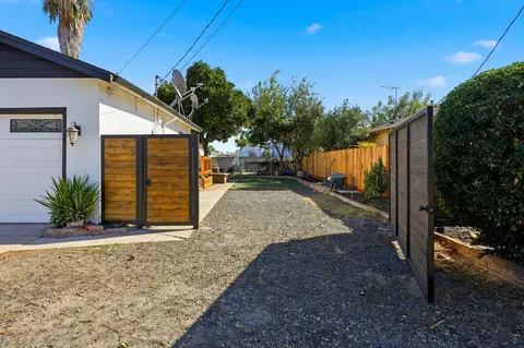 2906 Farris Ave, Ceres, CA 95307 photo 11
