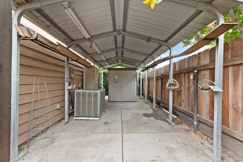 Exterior - 2025 Dorset Ln, Modesto, CA 95355 photo 3 of 8