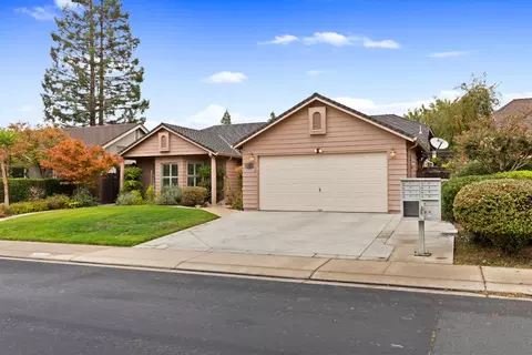 Exterior - 2025 Dorset Ln, Modesto, CA 95355 photo 6 of 8