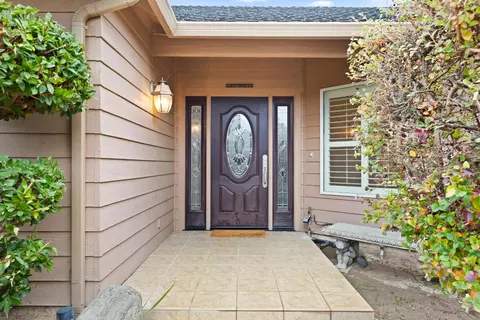 Entry Way - 2025 Dorset Ln, Modesto, CA 95355 photo 1 of 5